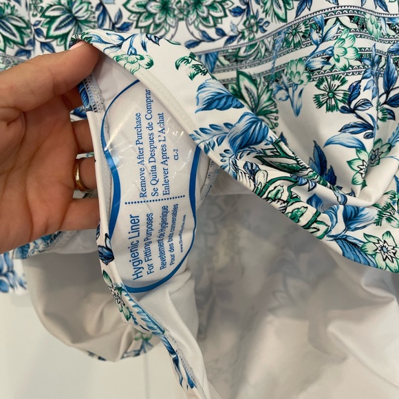 Sea Level Habitat Long Sleeve Rashguard Swimsuit in White New With Tags - Picture 6 of 9